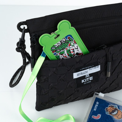 Бейдж на шнурку, 75х125мм, вертикальний, зелений, TM Kite